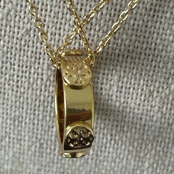 Tory Burch Miller Stud Circle Pendant Necklace - Picture 4 of 9